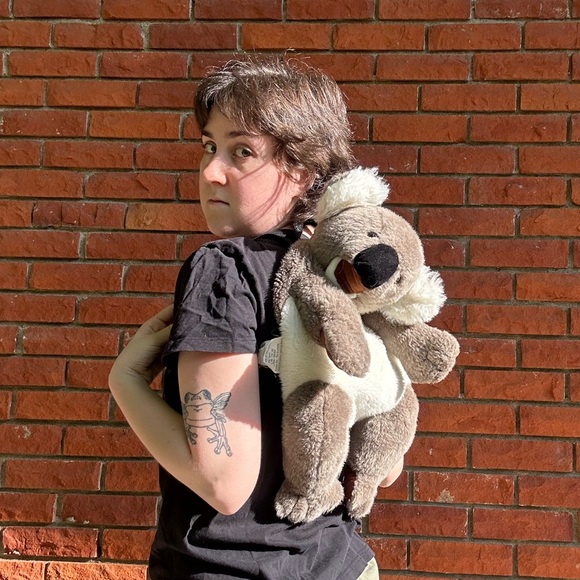 Gorilla Biscuit y2k Koala plush backpack - Picture 4 of 14